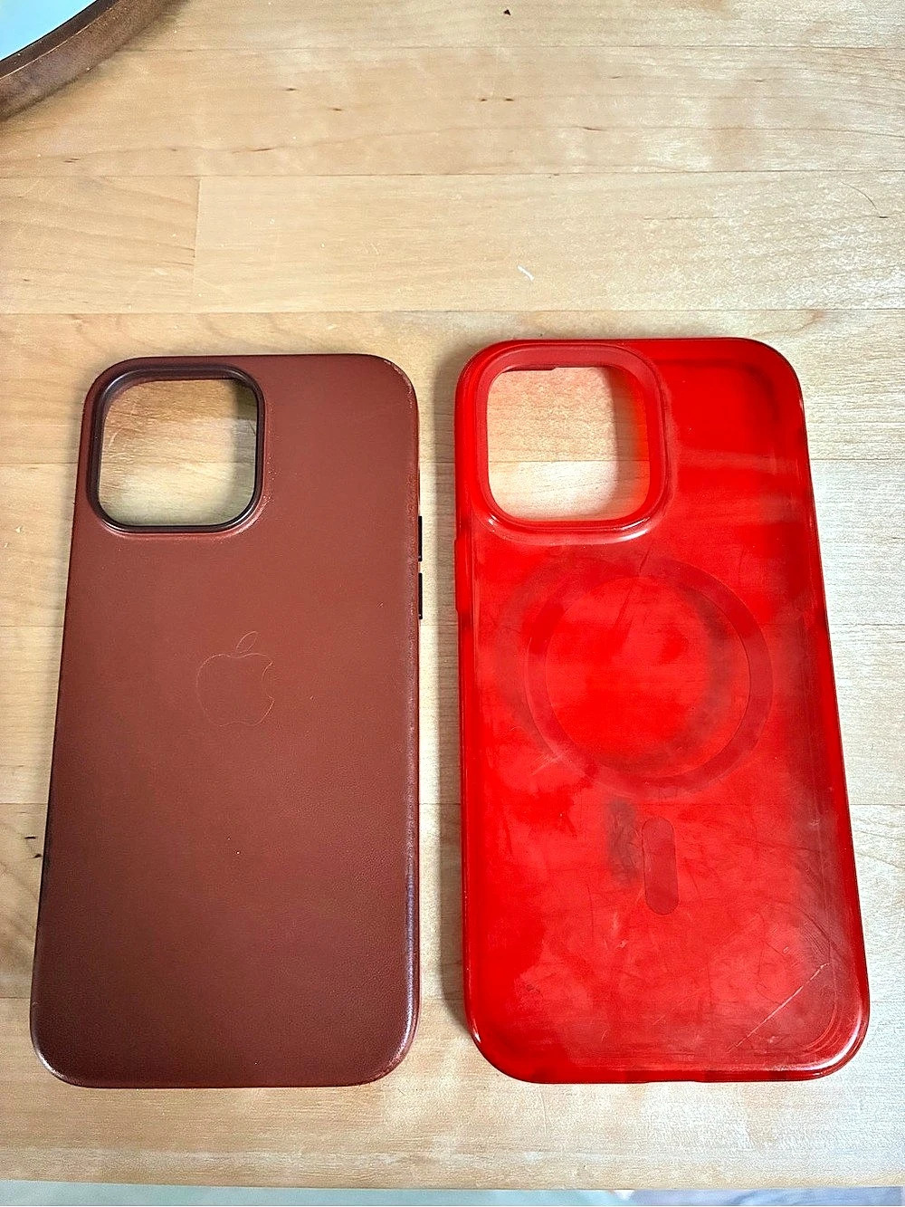 Apple Red & Brown Phone Cases 2-Piece Set 15/16 pro max